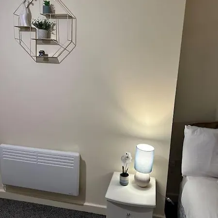 Airrose Two Bed Apartment Wolverhampton Exterior photo