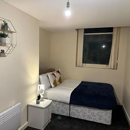 Airrose Two Bed Apartment Wolverhampton Exterior photo