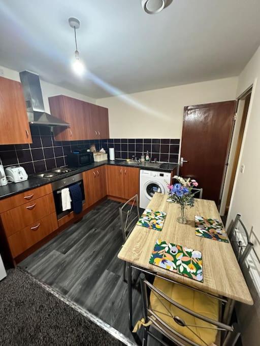 Apartment Airrose Two Bed Wolverhampton