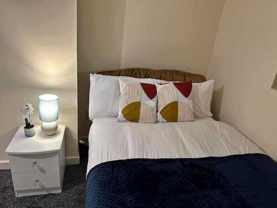 Airrose Two Bed * Wolverhampton