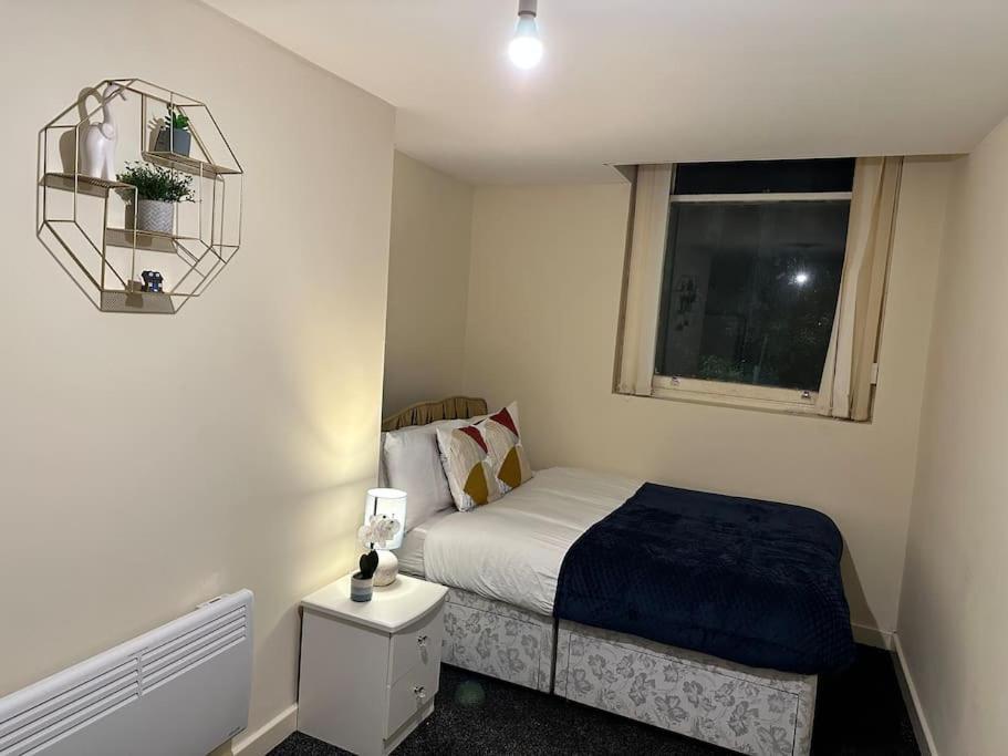 Apartment Airrose Two Bed Wolverhampton